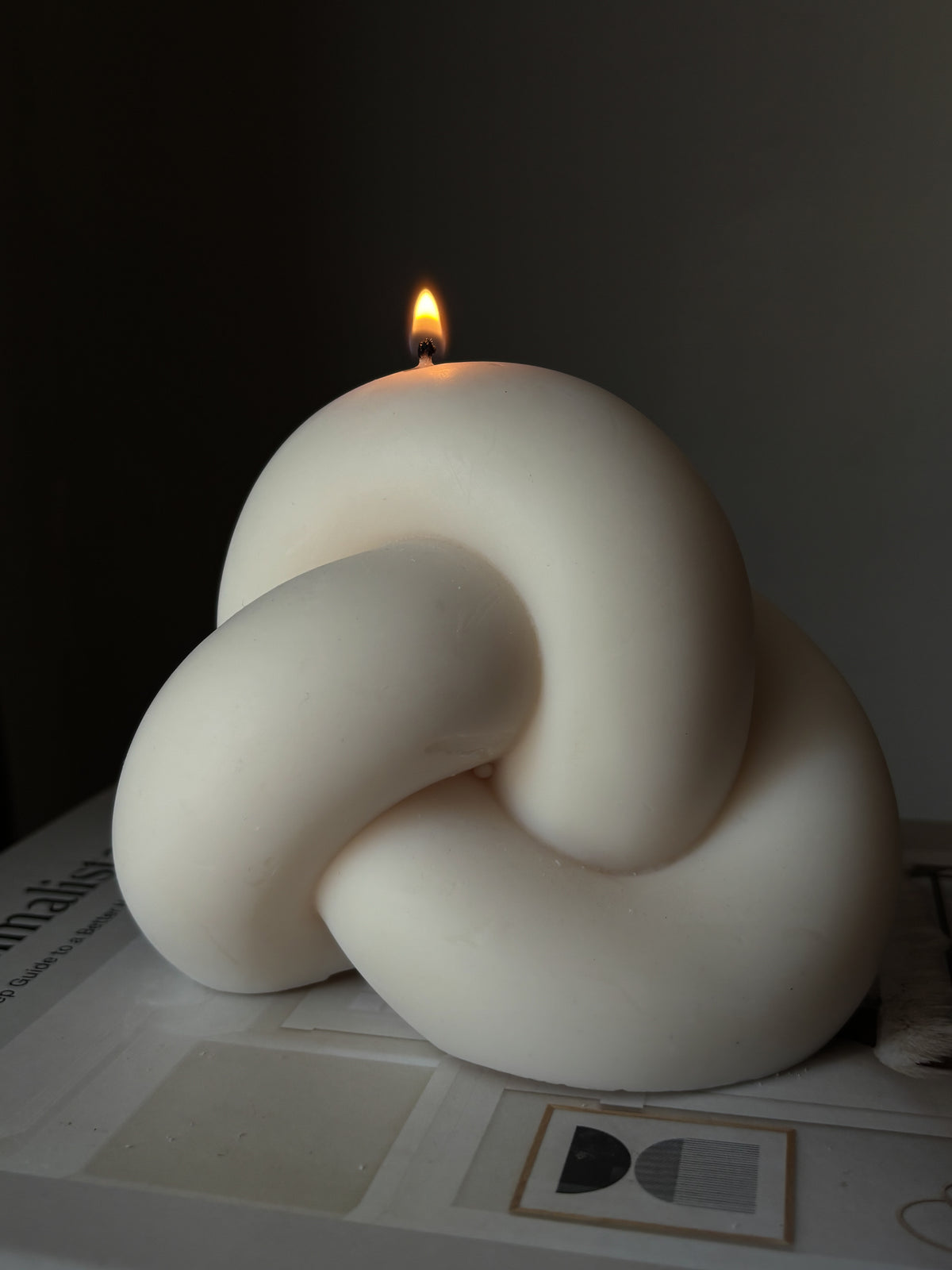The Knot Candle